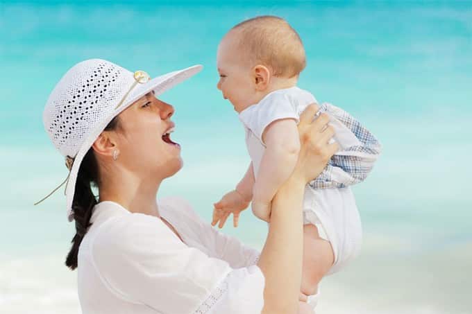 mother-fun-baby-happy-smiling-summer-people