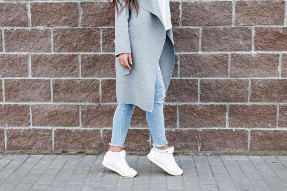 Is it ok to wear white shoe on black jeans? - Quora