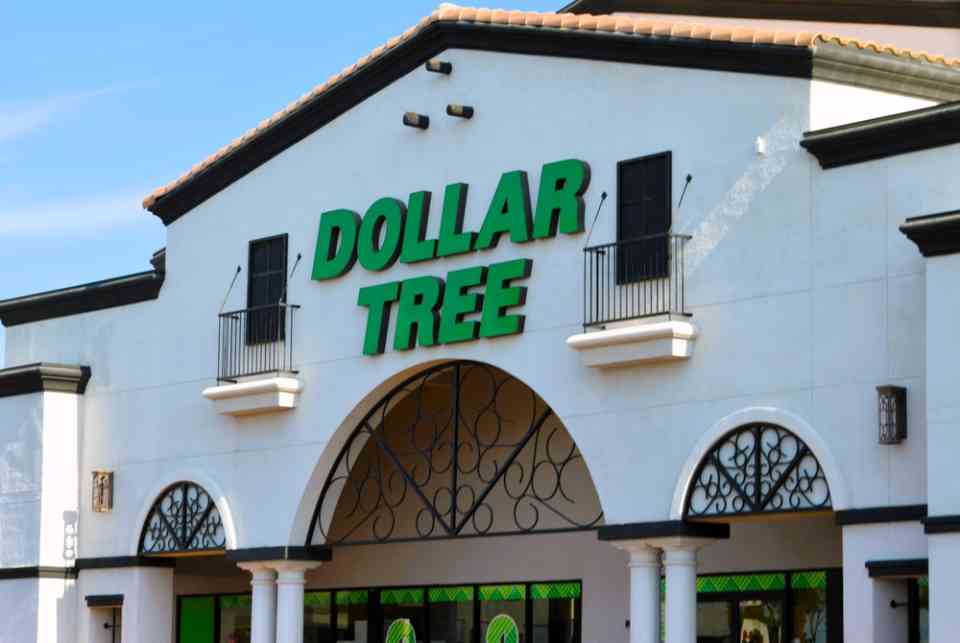 Dollar Tree CEO Rick Dreiling Steps Down Amid Challenges for Discount