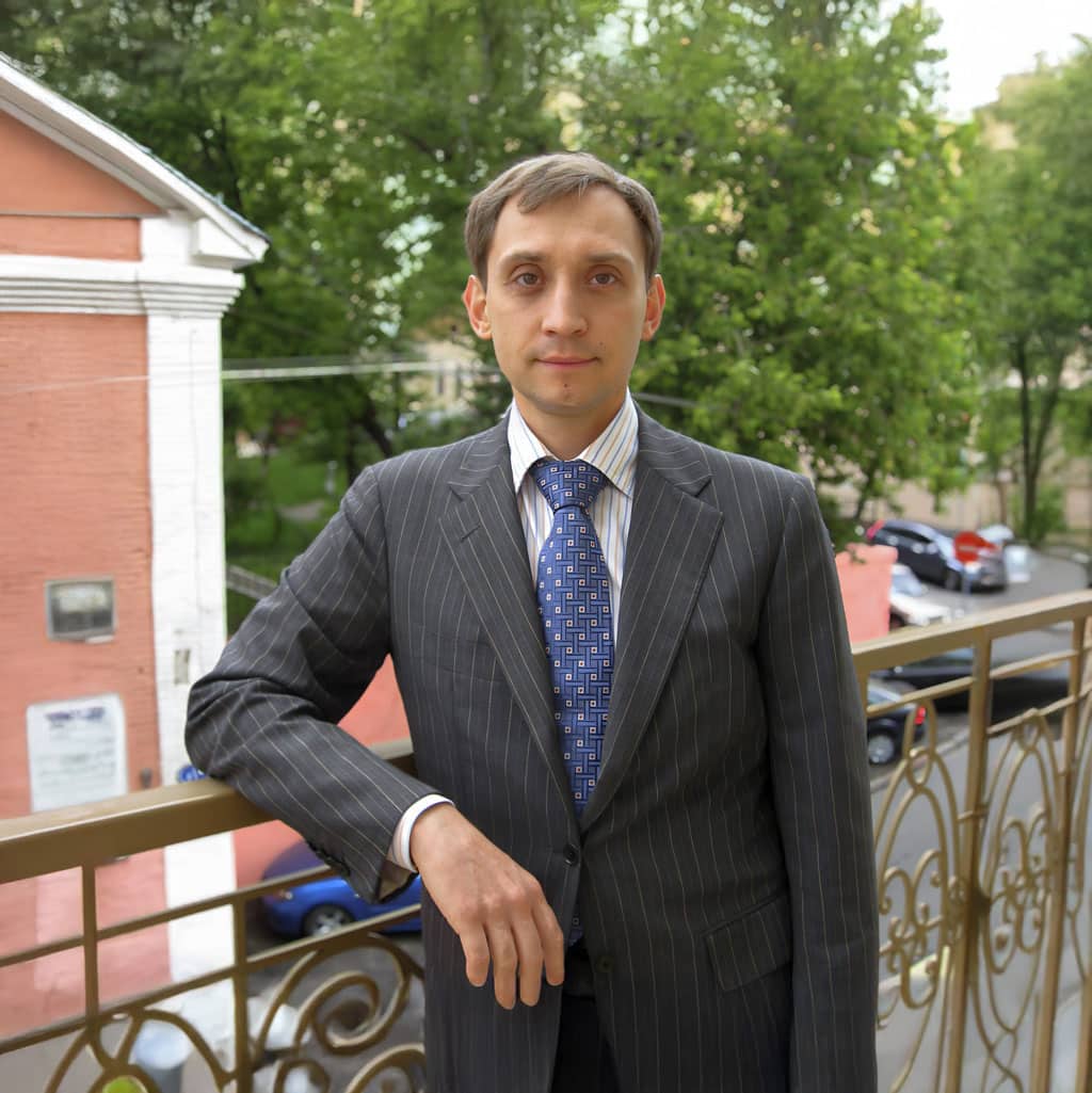 Nikolay Karpenko - Western-focused financial expert